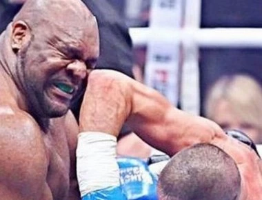 Όταν ο Δαβίδ βγάζει νοκ άουτ τον Γολιάθ (βίντεο)